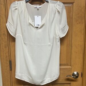 DR2 Women's Ivory Blouse